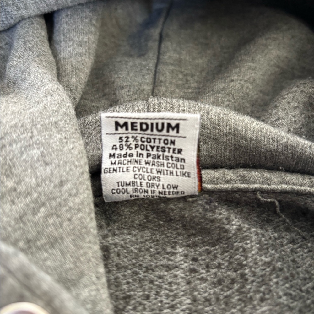 Buccees Beaver Grey Hoodie Sweatshirt Women’s Size Medium Graphic Print - Picture 4 of 10